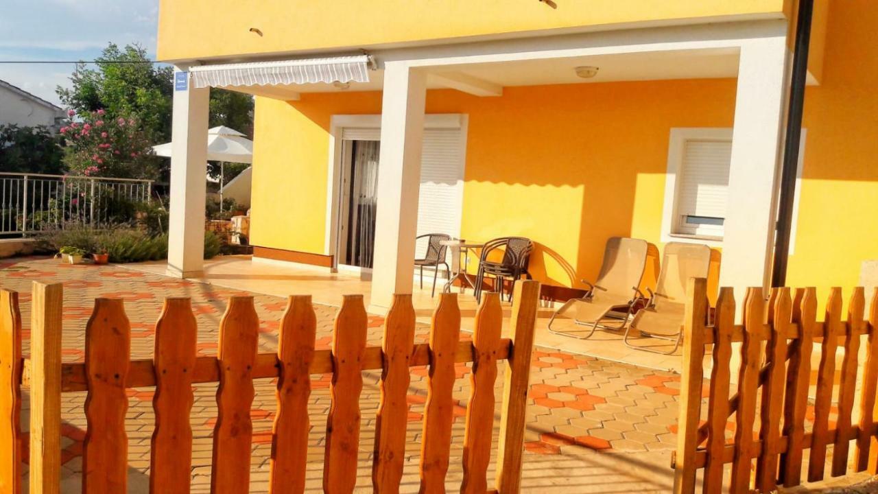 Apartman קולאן מראה חיצוני תמונה
